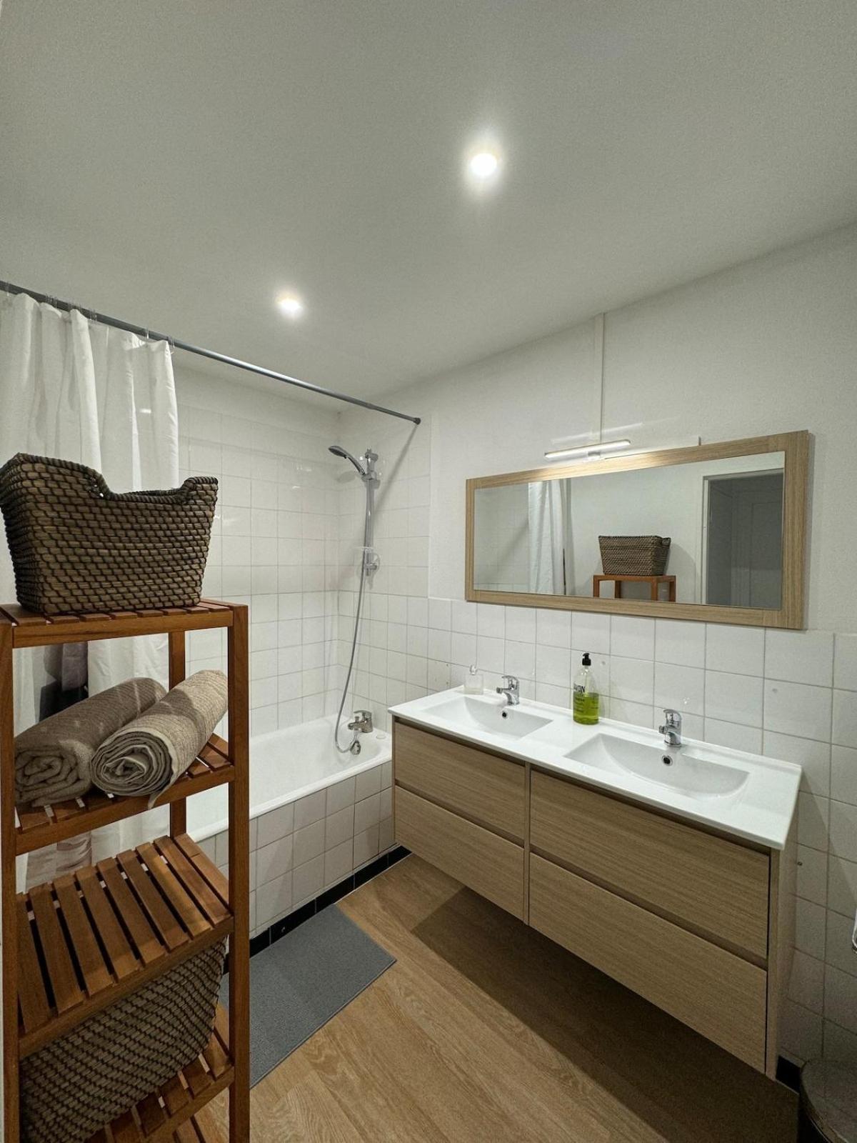 Appart' La Rochelle, Parking & Terrasse, 4 Pers * La Rochelle (Charente-Maritime)